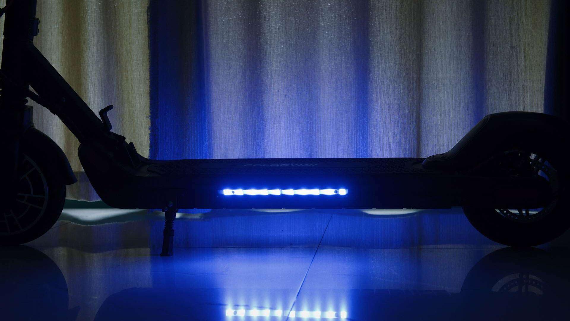 Trottinette électrique avec éclairage LED ambiant : visibilité, style et sécurité en 2025