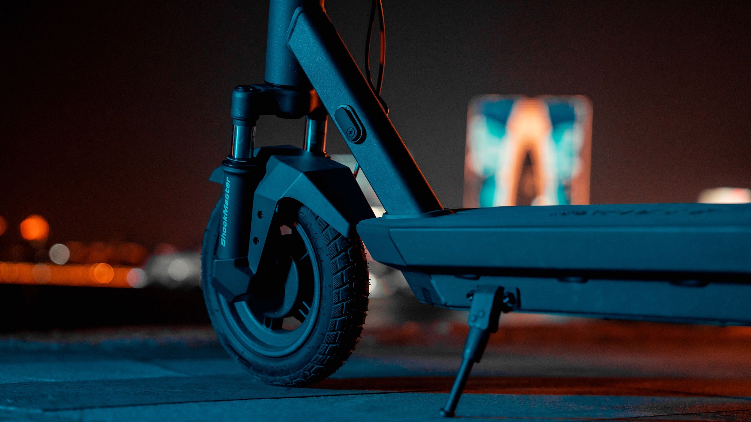 Comment bien charger une trottinette électrique NAVEE : conseils, sécurité et économies d’énergie