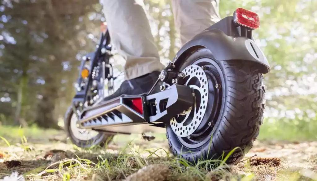 Top Trottinettes Électriques avec Longue Autonomie en 2025 – Comparatif & Guide d’Achat