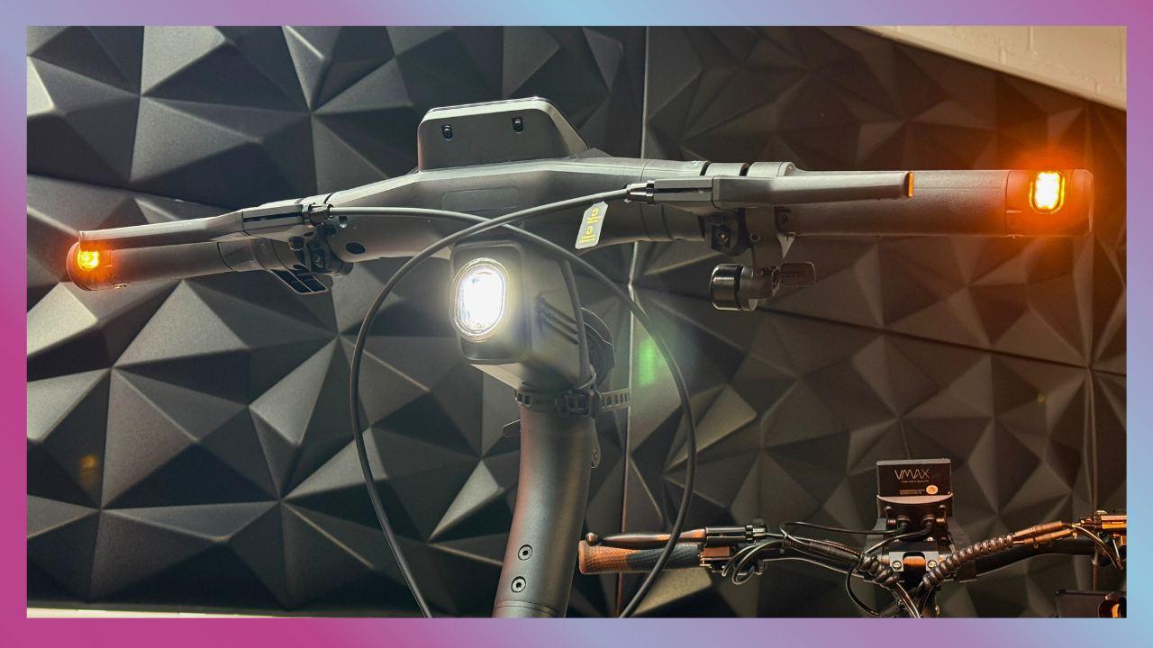 Trottinettes électriques avec clignotants et éclairage : Ce qu’il faut savoir en 2025 pour rouler en toute légalité